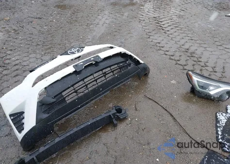 2017 Toyota Rav4 Le z USA, uszkodzony, nr VIN JTMBFREV6HJ170417